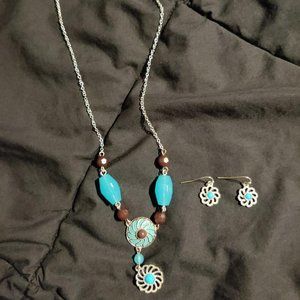 Turquoise Silver Brown Necklace Pierced Earrings Costume Jewelry Set